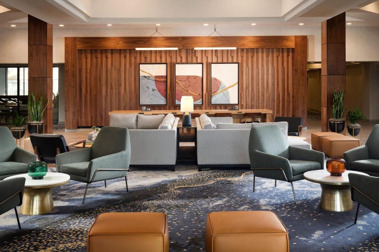 Sheraton Grand Rapids Airport Hotel Cascade Exterior foto
