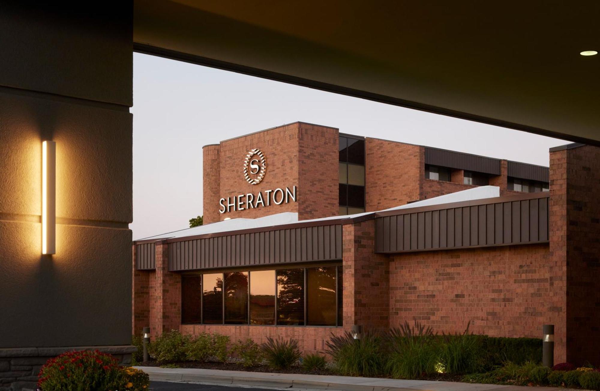 Sheraton Grand Rapids Airport Hotel Cascade Exterior foto