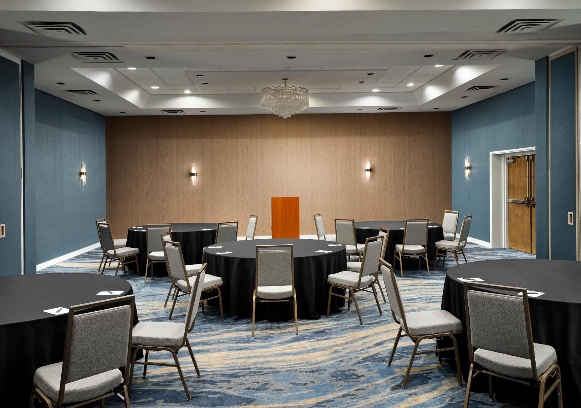 Sheraton Grand Rapids Airport Hotel Cascade Exterior foto