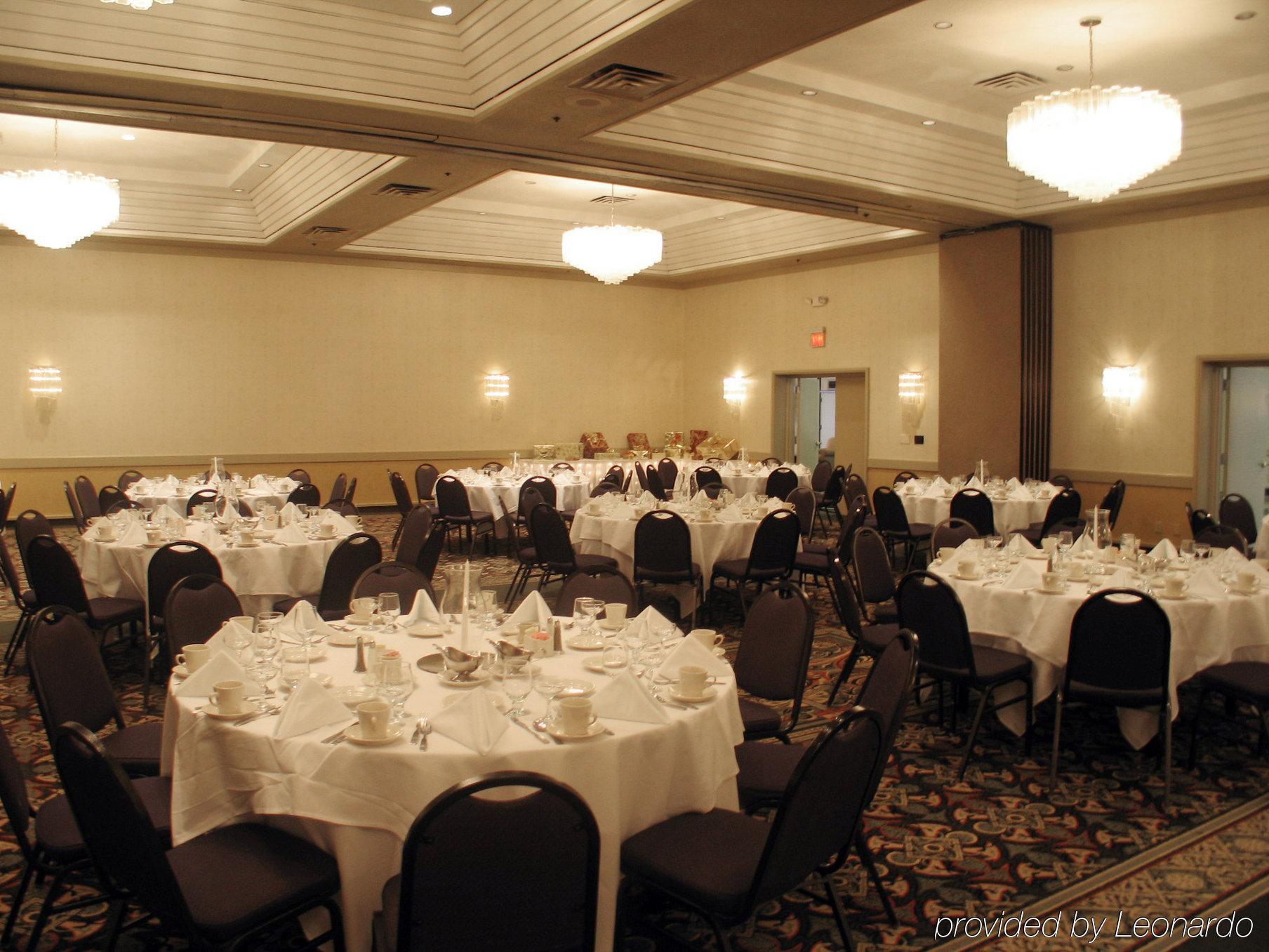 Sheraton Grand Rapids Airport Hotel Cascade Exterior foto