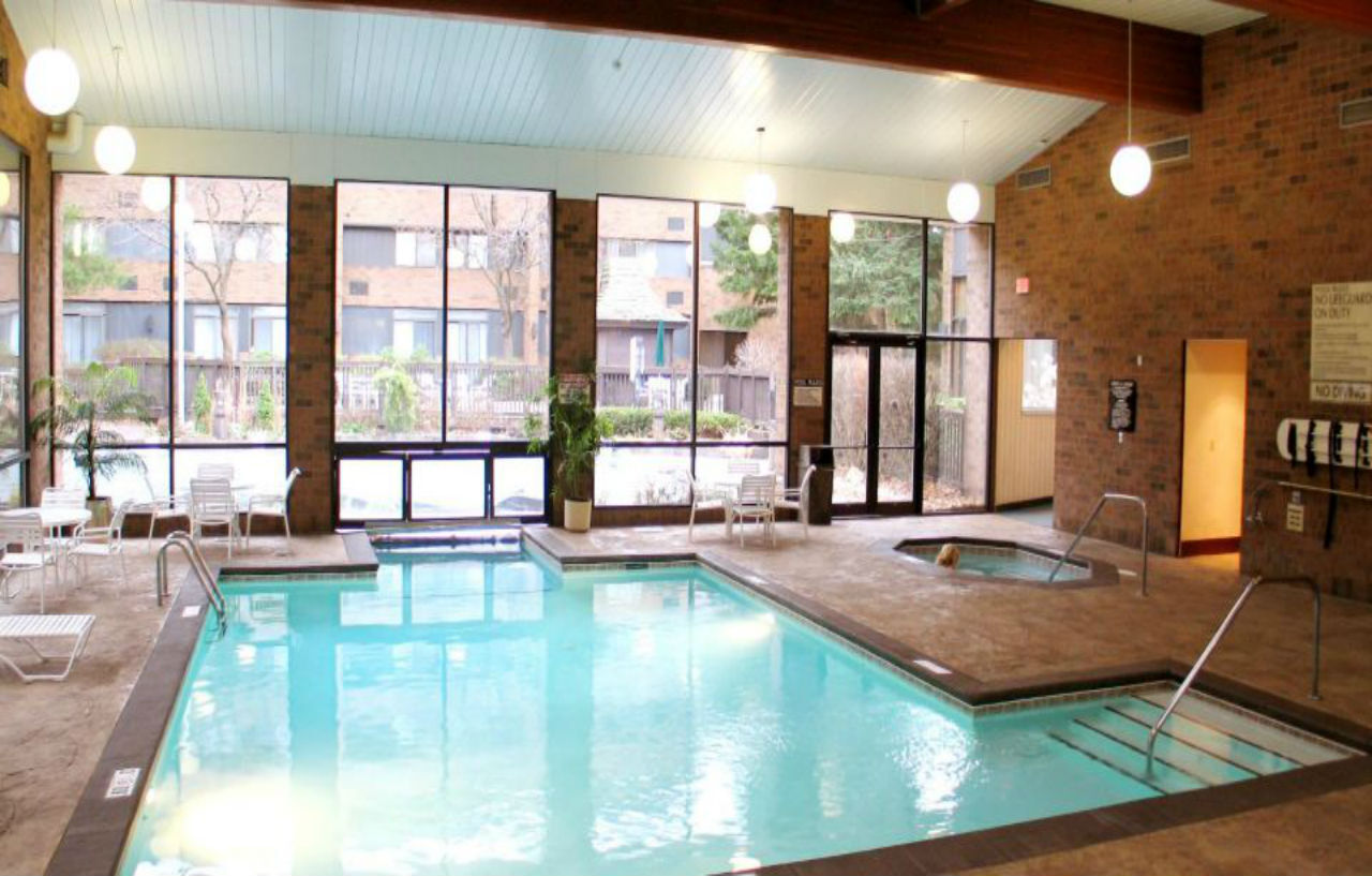 Sheraton Grand Rapids Airport Hotel Cascade Exterior foto